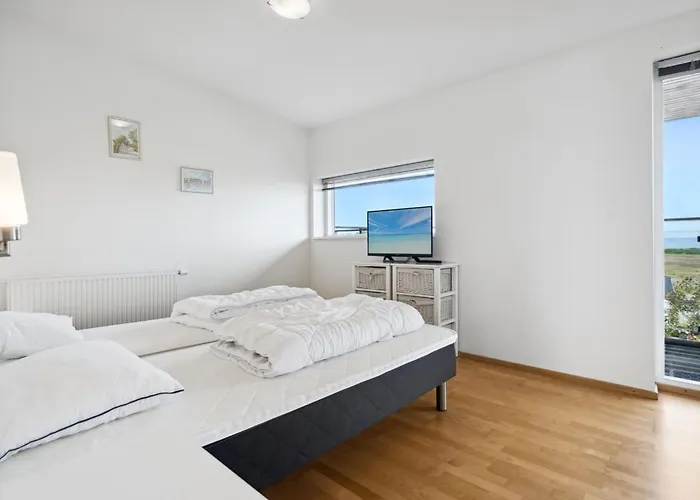 Apartment Theis - 100m From The Sea By Interhome